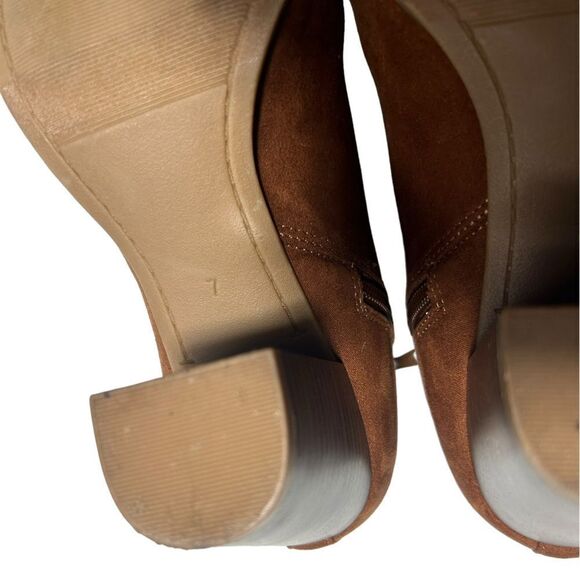 Old Navy Faux Suede Brown Ankle Booties Short Heeled Boots Size 7 Light Brown - Picture 12 of 13